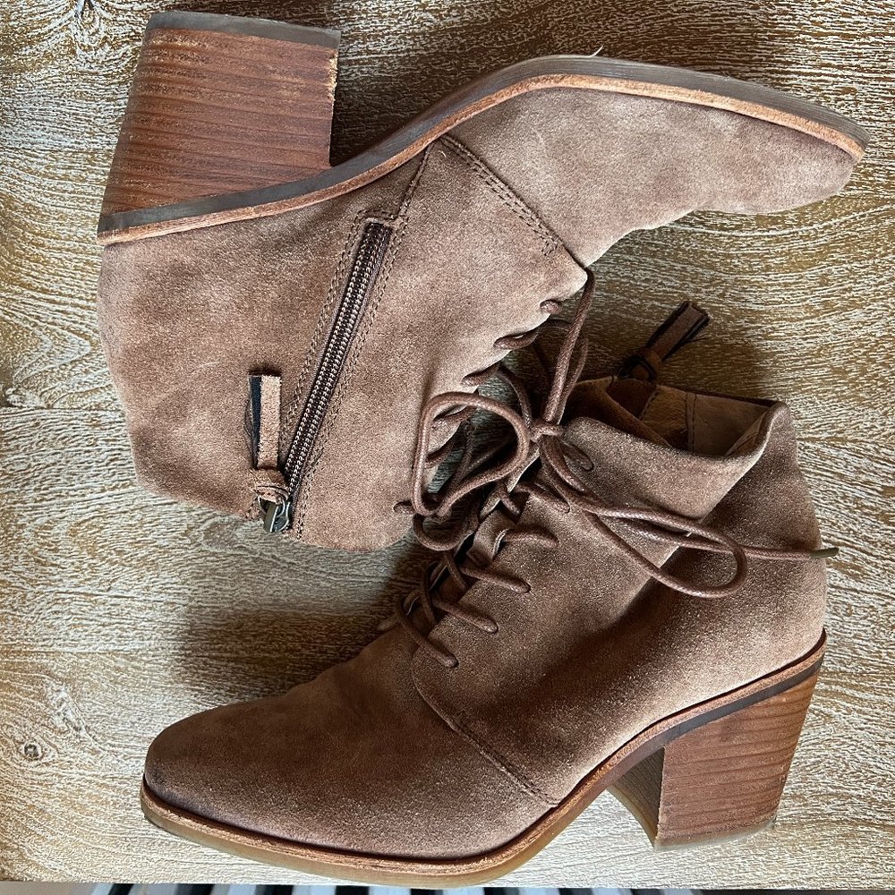 Sofft boots brown suede block heel size 8